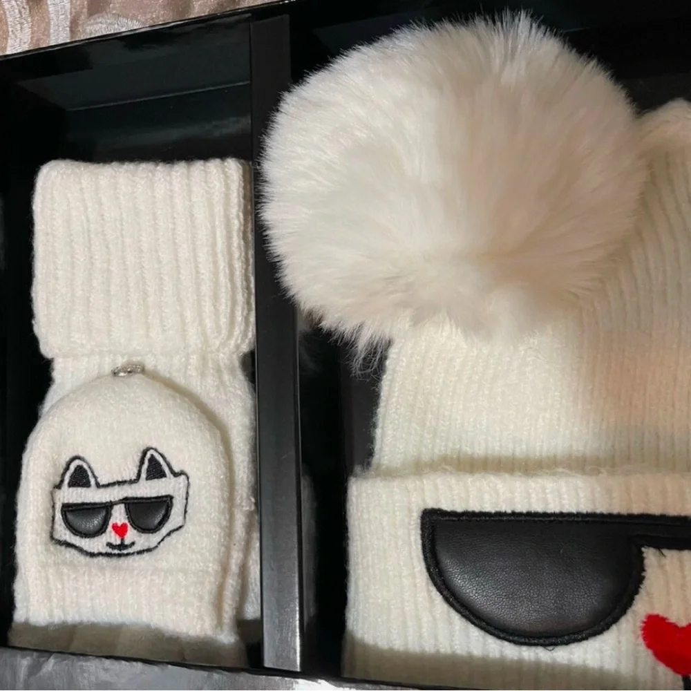 Karl Lagerfeld Hat & Gloves 2PC Set in Karl Largerfeld Gift Box❤️NWT Retail: $98 - Picture 6 of 11